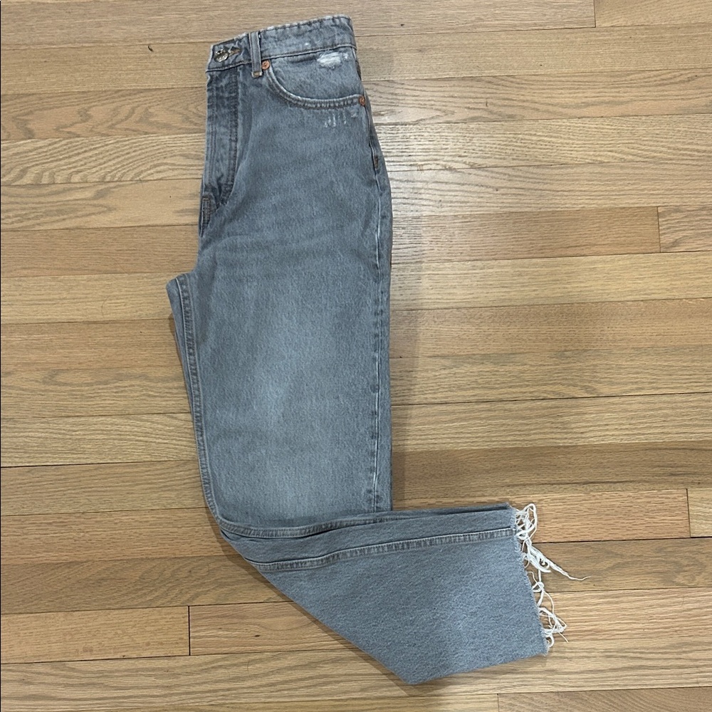 Zara Gray Relaxed Jeans with Frayed Hem